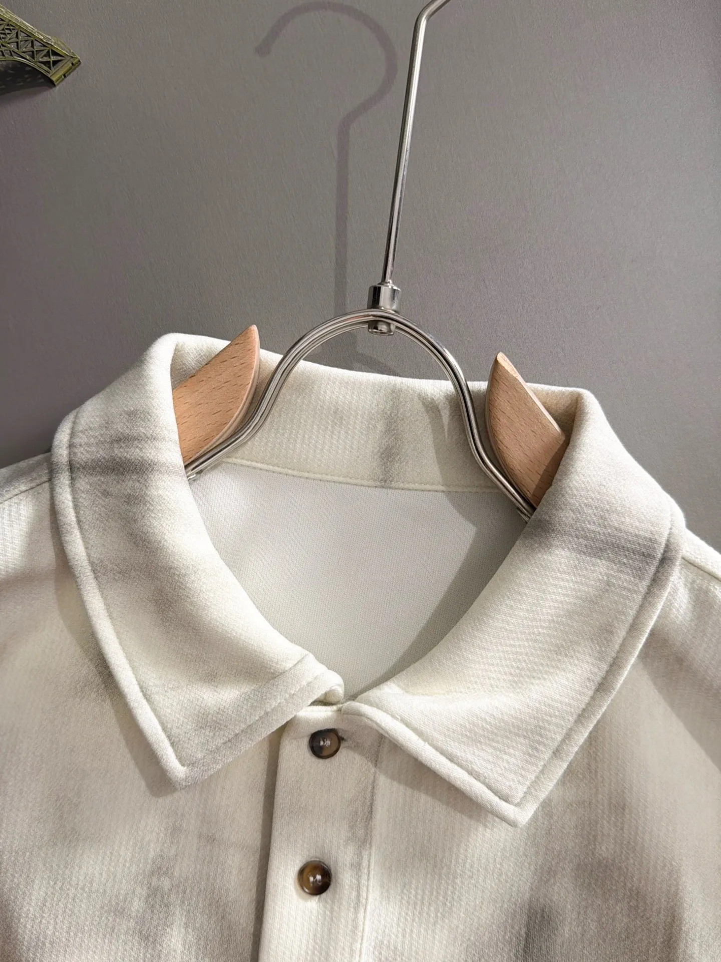 Mengkou Shitou Island 2026 long-sleeved sweatshirts for men and women Same Style. Many stars have the same style, the top Original version. Feel free to compare🆚The fabric is custom-dyed and lightly sprayed and distressed. The fabric, material and details are consistent with the original version. Special cotton and linen fabrics are used. The fabric cost is extremely expensive. It is twice as expensive as pure cotton materials. We will do better at all costs. Three standards are complete. The comparison between non-market products and my fabrics is very different. Only the top version is made! Size: M-4XL